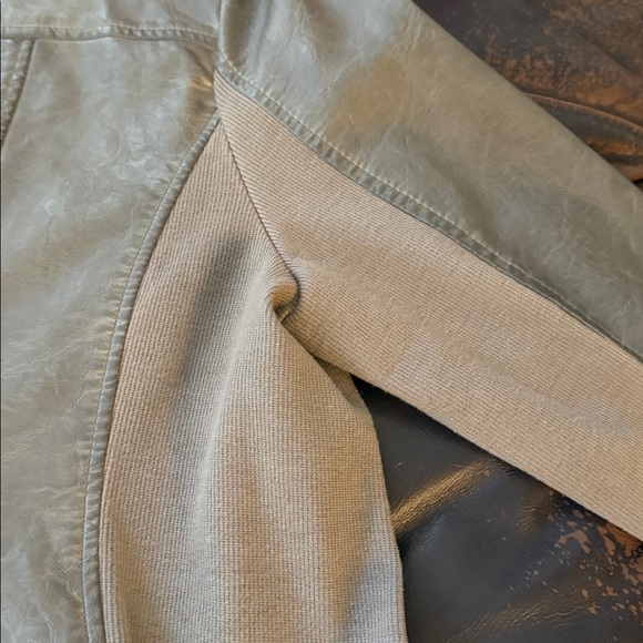 Selby Collection Jacket - Picture 4 of 6